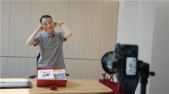 52岁总裁骑行3833公里深入无人之境火热直播带动